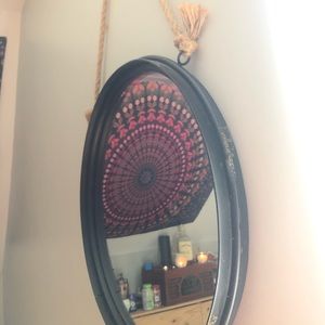 Round mirror